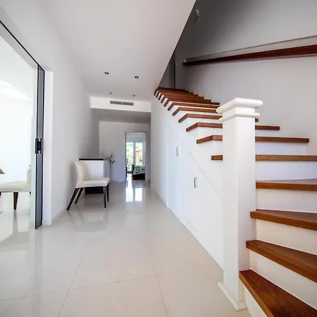 The White Villa Gg Vila *