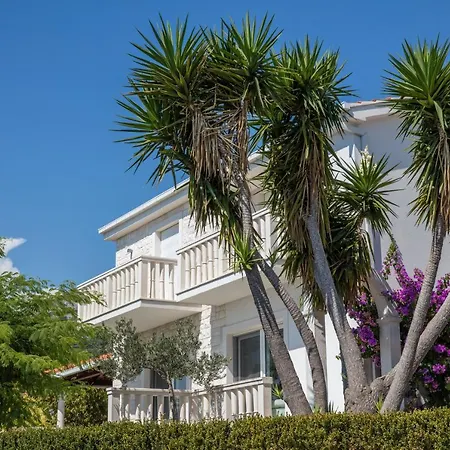 Vila The White Villa Gg