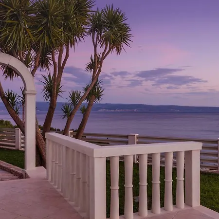 The White Villa Gg Vila *
